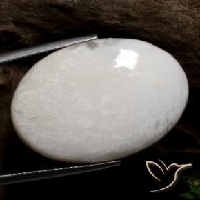 Scolécite Blanc léger naturelle ovale, 26.64 ct, Opaque