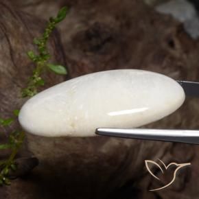 Scolécite Blanc léger naturelle ovale, 35.18 ct, Opaque