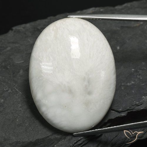 27.94ct Naturel Blanc grisâtre léger Scolécite, ovale, Opaque