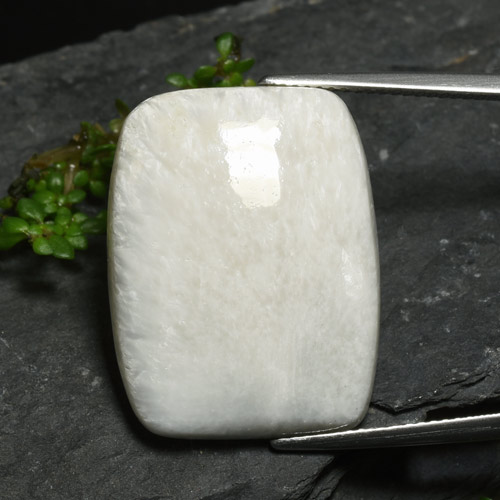 Scolécite blanc naturelle forme fantaisie, 17,38 ct, opaque