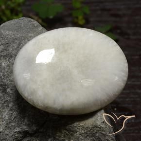Scolécite Blanc cassé naturelle ovale, 30.79 ct, Opaque
