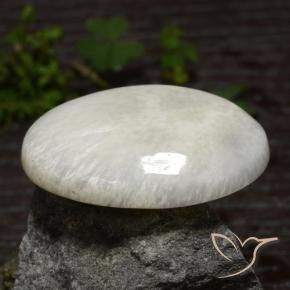 Scolécite Blanc cassé naturelle ovale, 30.79 ct, Opaque