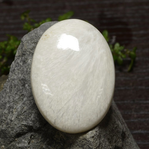 Scolécite Blanc chaud naturelle Coupe ovale, 31.41 ct, Opaque
