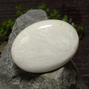 Scolécite Blanc chaud naturelle Coupe ovale, 31.41 ct, Opaque
