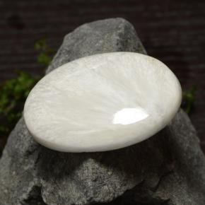 Scolécite Blanc chaud naturelle Coupe ovale, 31.41 ct, Opaque