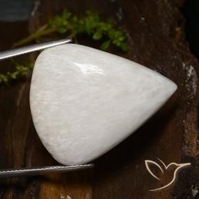 Scolécite Blanc léger naturelle En forme de poire, 26.24 ct, Opaque