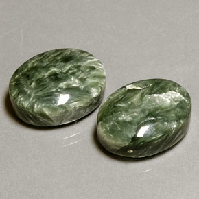 Achetez naturel ct vert séraphinite gems, coupe ovale, en provenance russie chez gemselect. en stock, livraison internationale!