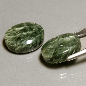 Achetez naturel ct vert séraphinite gems, coupe ovale, en provenance russie chez gemselect. en stock, livraison internationale!