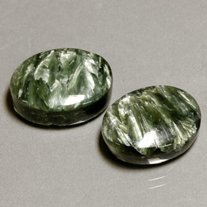 Achetez naturel ct vert séraphinite gems, coupe ovale, en provenance russie chez gemselect. en stock, livraison internationale!