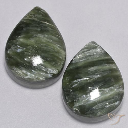 Achetez naturel 16.79ct Vert militaire Séraphinite gems, En forme de poire, En provenance Russie chez GemSelect. En stock, livraison internationale!