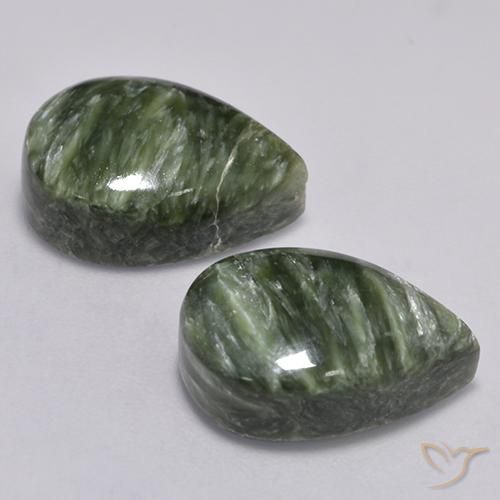 Achetez naturel 16.79ct Vert militaire Séraphinite gems, En forme de poire, En provenance Russie chez GemSelect. En stock, livraison internationale!