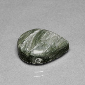 Séraphinite vert naturelle en forme de poire, 8,53 ct, opaque