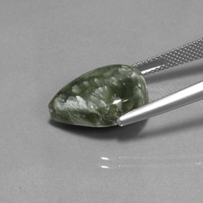Séraphinite vert naturelle en forme de poire, 8,25 ct, opaque