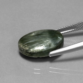 Séraphinite vert naturelle coupe ovale, 7,83 ct, opaque