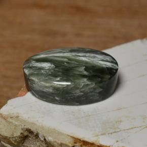 Séraphinite Vert naturelle Coupe ovale, 8.90 ct, Opaque