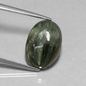 Séraphinite vert naturelle coupe ovale, 4,57 ct, opaque