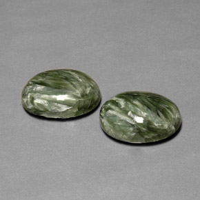 Achetez naturel ct Vert Séraphinite gems, Coupe ovale, En provenance Russie chez GemSelect. En stock, livraison internationale!