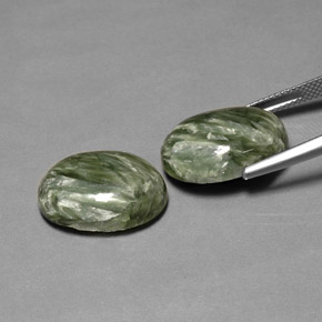 Achetez naturel ct Vert Séraphinite gems, Coupe ovale, En provenance Russie chez GemSelect. En stock, livraison internationale!
