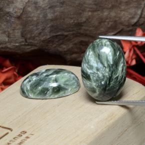 Achetez naturel 20.56ct Vert Séraphinite gems, Coupe ovale, En provenance Russie chez GemSelect. En stock, livraison internationale!