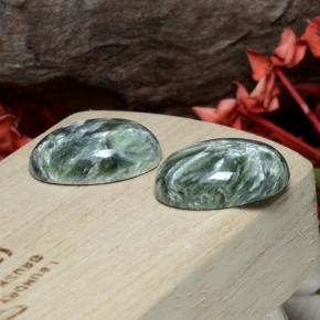Achetez naturel 20.56ct Vert Séraphinite gems, Coupe ovale, En provenance Russie chez GemSelect. En stock, livraison internationale!