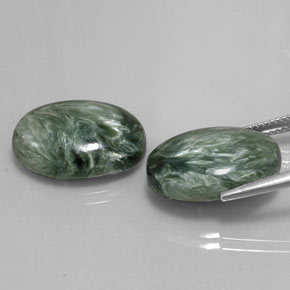 Achetez naturel ct Vert Séraphinite gems, Coupe ovale, En provenance Russie chez GemSelect. En stock, livraison internationale!