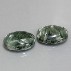 Achetez naturel ct Vert Séraphinite gems, Coupe ovale, En provenance Russie chez GemSelect. En stock, livraison internationale!