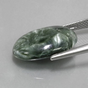 Séraphinite vert naturelle coupe ovale, 8,27 ct, opaque