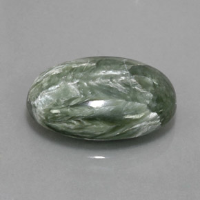 Séraphinite vert naturelle coupe ovale, 8,60 ct, opaque