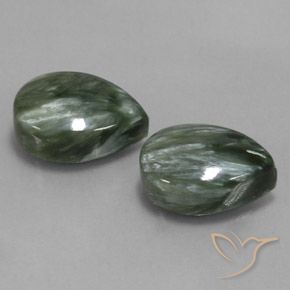 Shop natural 11.90ct Vert Séraphinite gems, En forme de poire, from Russie at GemSelect. In stock, global shipping!