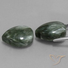 Shop natural 11.90ct Vert Séraphinite gems, En forme de poire, from Russie at GemSelect. In stock, global shipping!
