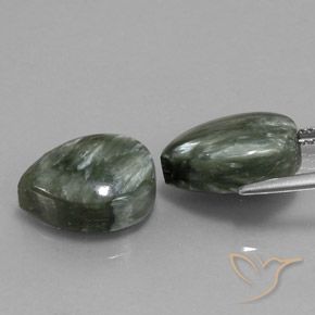 Shop natural 12.57ct Vert terreux Séraphinite gems, En forme de poire, from Russie at GemSelect. In stock, global shipping!