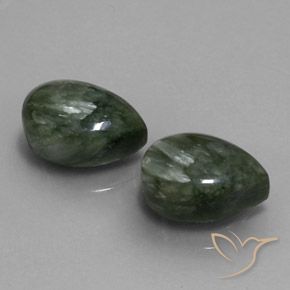 Shop natural 12.23ct Vert moyen Séraphinite gems, En forme de poire, from Russie at GemSelect. In stock, global shipping!