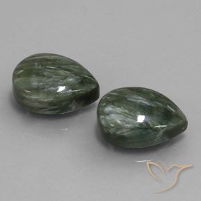 Shop natural 11.92ct Vert Séraphinite gems, En forme de poire, from Russie at GemSelect. In stock, global shipping!