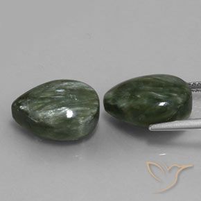 Shop natural 11.92ct Vert Séraphinite gems, En forme de poire, from Russie at GemSelect. In stock, global shipping!