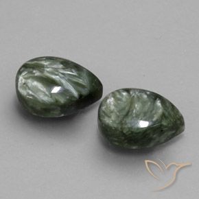 Shop natural 11.30ct Vert militaire Séraphinite gems, En forme de poire, from Russie at GemSelect. In stock, global shipping!