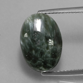 Séraphinite vert naturelle coupe ovale, 7,19 ct, opaque