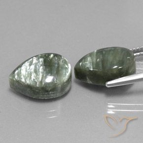Shop natural 12.42ct Vert Séraphinite gems, En forme de poire, from Russie at GemSelect. In stock, global shipping!