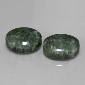 Achetez naturel ct Vert Séraphinite gems, Coupe ovale, En provenance Russie chez GemSelect. En stock, livraison internationale!
