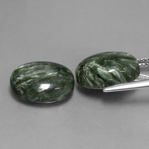 Achetez naturel ct Vert Séraphinite gems, Coupe ovale, En provenance Russie chez GemSelect. En stock, livraison internationale!