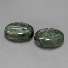 Achetez naturel 12,72ct vert séraphinite gems, coupe ovale, en provenance russie chez gemselect. en stock, livraison internationale!