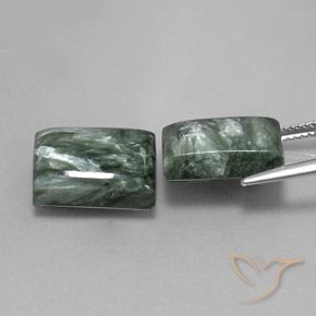 Shop natural 15.92ct Vert moyen Séraphinite gems, Baquette, from Russie at GemSelect. In stock, global shipping!