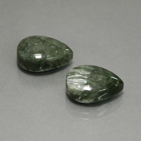 Achetez naturel ct Vert Séraphinite gems, En forme de poire, En provenance Russie chez GemSelect. En stock, livraison internationale!