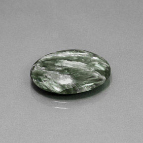 Séraphinite vert naturelle coupe ovale, 9,28 ct, opaque
