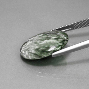 Séraphinite vert naturelle coupe ovale, 9,28 ct, opaque