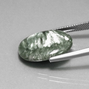 Séraphinite vert naturelle coupe ovale, 8,72 ct, opaque