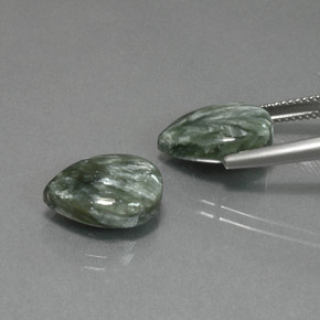 Achetez naturel 10,72ct vert séraphinite gems, en forme de poire, en provenance russie chez gemselect. en stock, livraison internationale!