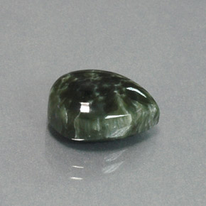 Séraphinite vert naturelle en forme de poire, 5,93 ct, opaque