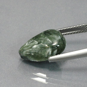 Séraphinite vert naturelle en forme de poire, 4,70 ct, opaque
