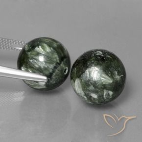 Shop natural 38.64ct Vert Séraphinite gems, Sphère / Boule, from Russie at GemSelect. In stock, global shipping!