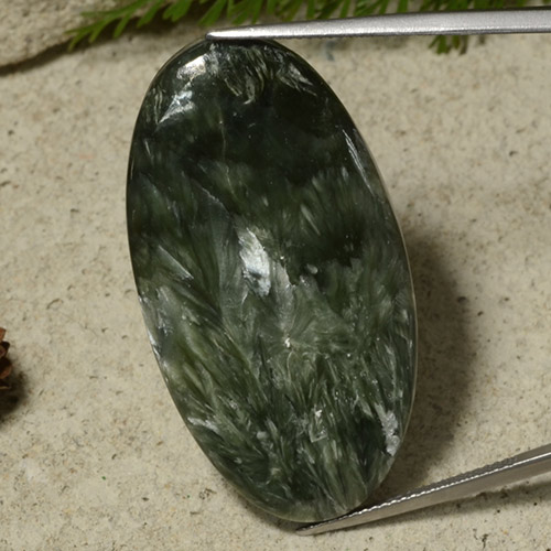 Séraphinite Vert multicolore naturelle Coupe ovale, 47.08 ct, Opaque